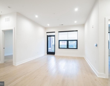 701 Swann Avenue - Photo Thumbnail 16