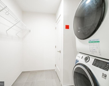 701 Swann Avenue - Photo Thumbnail 9