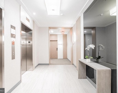 701 Swann Avenue - Photo Thumbnail 8