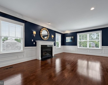 2138 Patrick Henry Drive - Photo Thumbnail 11