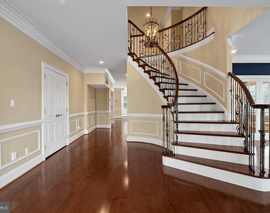 2138 Patrick Henry Drive - Photo Thumbnail 8
