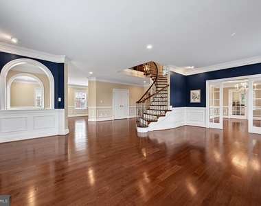 2138 Patrick Henry Drive - Photo Thumbnail 10