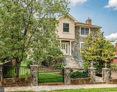 2138 Patrick Henry Drive - Photo Thumbnail 2