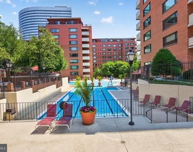 1121 Arlington Boulevard - Photo Thumbnail 21