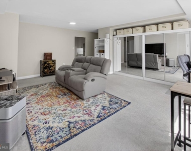 1121 Arlington Boulevard - Photo Thumbnail 3