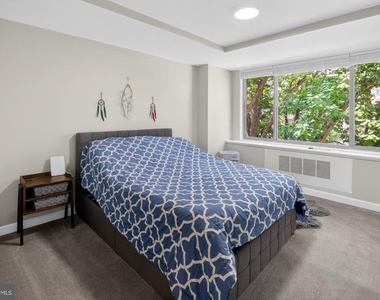 1121 Arlington Boulevard - Photo Thumbnail 8