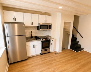 109 W Thompson Street - Photo Thumbnail 5