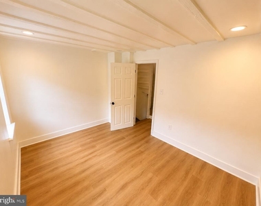 109 W Thompson Street - Photo Thumbnail 8