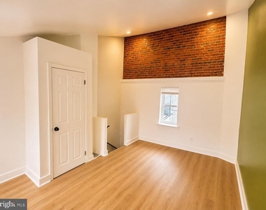 109 W Thompson Street - Photo Thumbnail 11