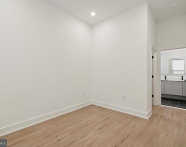 139 W Chelten Avenue - Photo Thumbnail 18