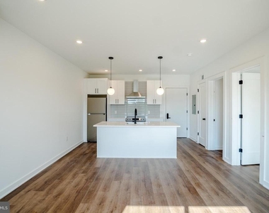 5904 Germantown Avenue - Photo Thumbnail 3