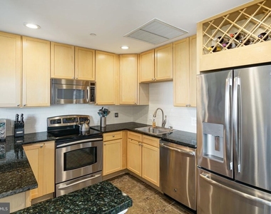 111 S 15th Street - Photo Thumbnail 2