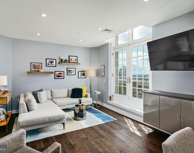 111 S 15th Street - Photo Thumbnail 7