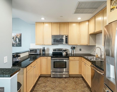 111 S 15th Street - Photo Thumbnail 1