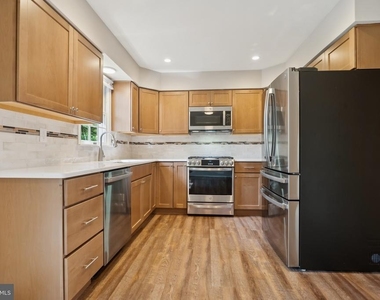 5400 Wissahickon Avenue - Photo Thumbnail 11