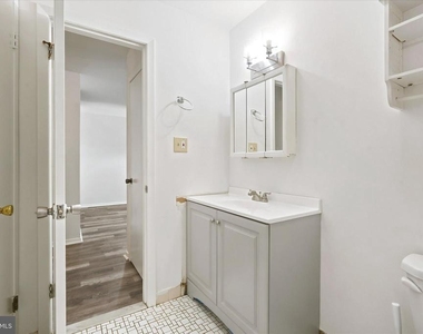 175 Parker Avenue - Photo Thumbnail 12