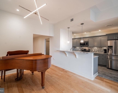 1600 Arch Street - Photo Thumbnail 5
