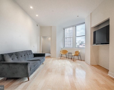 1600 Arch Street - Photo Thumbnail 6