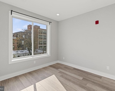 2626 Trenton Ave - Photo Thumbnail 37