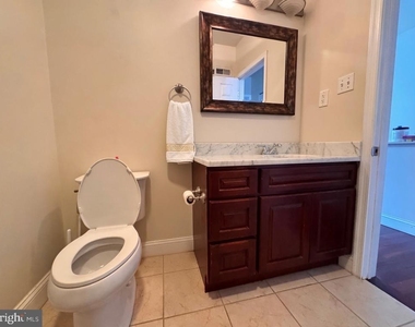929 S 13th Street - Photo Thumbnail 8