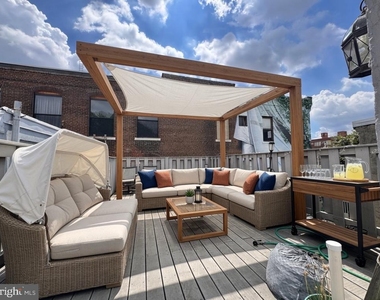 929 S 13th Street - Photo Thumbnail 1