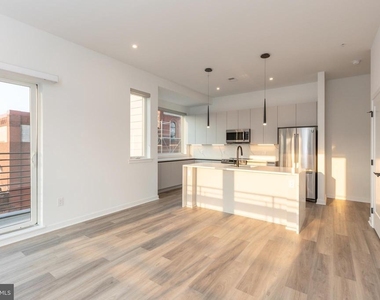 3120 W Jefferson Street - Photo Thumbnail 1