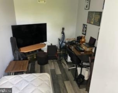 2428 S Fairhill Street - Photo Thumbnail 9