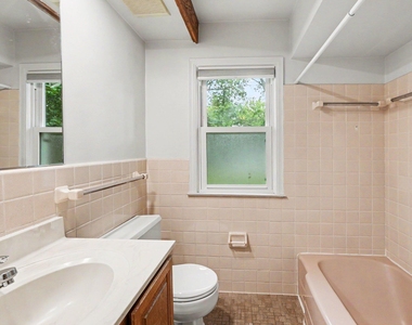 1616 Morton Avenue - Photo Thumbnail 9