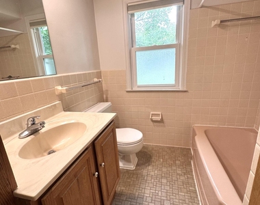 1616 Morton Avenue - Photo Thumbnail 10
