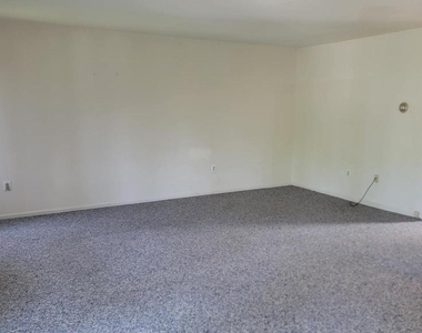 1901 Monroe Lane - Photo Thumbnail 3