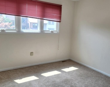 1901 Monroe Lane - Photo Thumbnail 11