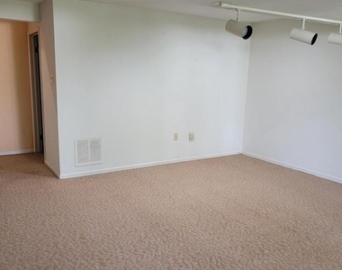 1901 Monroe Lane - Photo Thumbnail 20