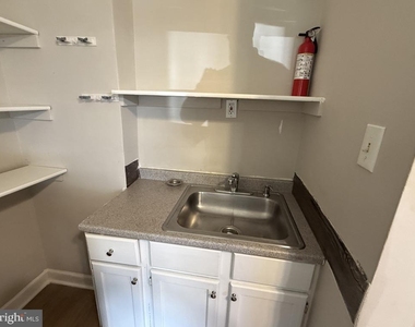 402 N Springfield Road - Photo Thumbnail 5