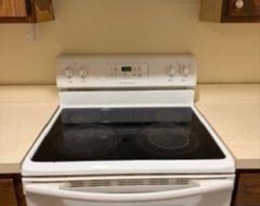 304 Christopher Place - Photo Thumbnail 3
