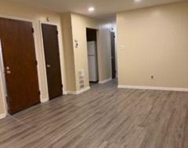 304 Christopher Place - Photo Thumbnail 13