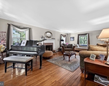 718 Darby Paoli Road - Photo Thumbnail 5