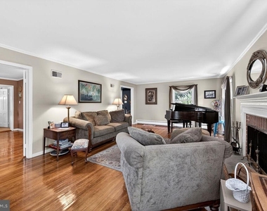 718 Darby Paoli Road - Photo Thumbnail 7