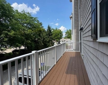 748 Moore Avenue - Photo Thumbnail 21