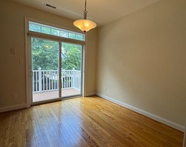 748 Moore Avenue - Photo Thumbnail 18
