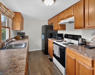 128 E High Street - Photo Thumbnail 8