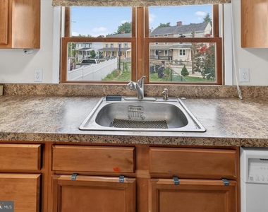 128 E High Street - Photo Thumbnail 9