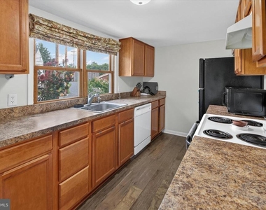 128 E High Street - Photo Thumbnail 7