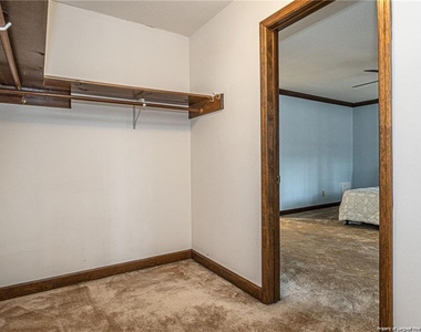 6821 Thames Drive - Photo Thumbnail 25