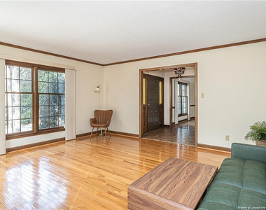 6821 Thames Drive - Photo Thumbnail 4