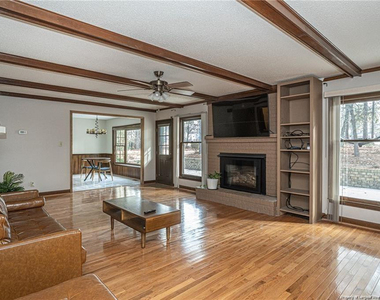 6821 Thames Drive - Photo Thumbnail 11