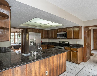 6821 Thames Drive - Photo Thumbnail 19