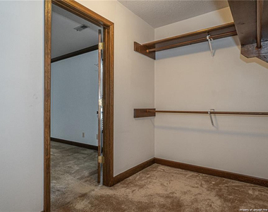 6821 Thames Drive - Photo Thumbnail 24