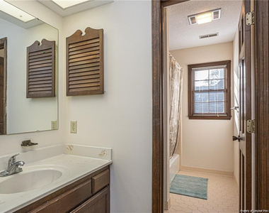 6821 Thames Drive - Photo Thumbnail 34