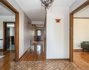 6821 Thames Drive - Photo Thumbnail 3