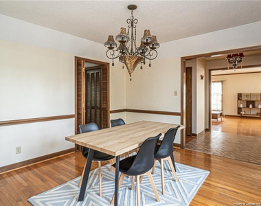 6821 Thames Drive - Photo Thumbnail 7